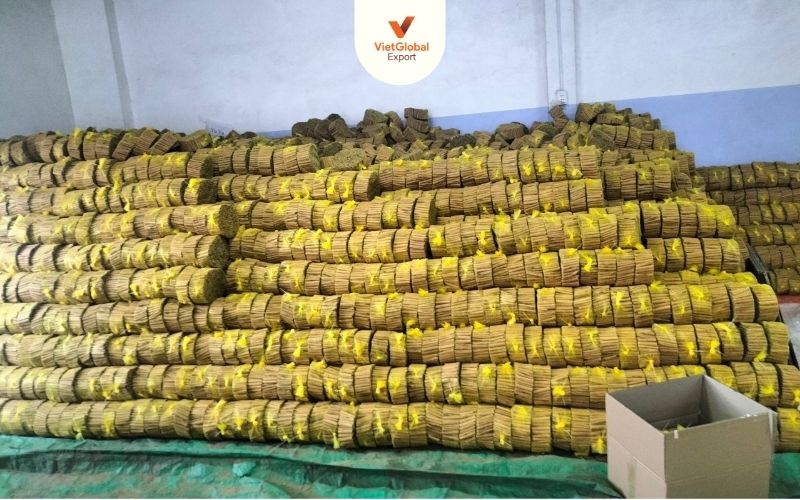 Cigarette Cassia